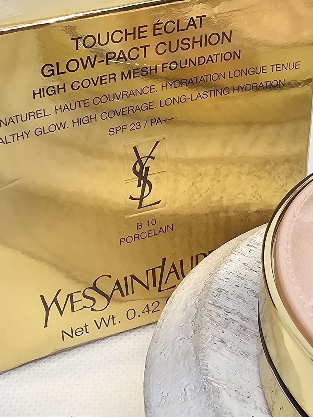 Yves Saint Laurent Glow-Pact Foundation B20 Porcelain - Picture 2 of 4